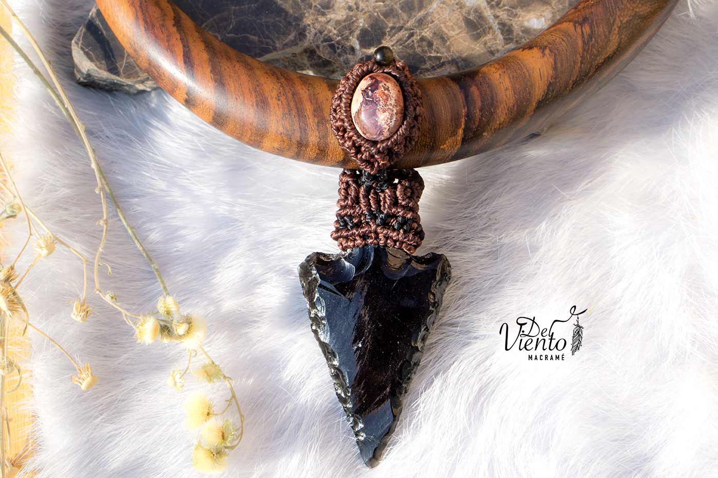 "Reservado para Arena" Collar de macrame con Ópalo de fuego y Obsidiana negra