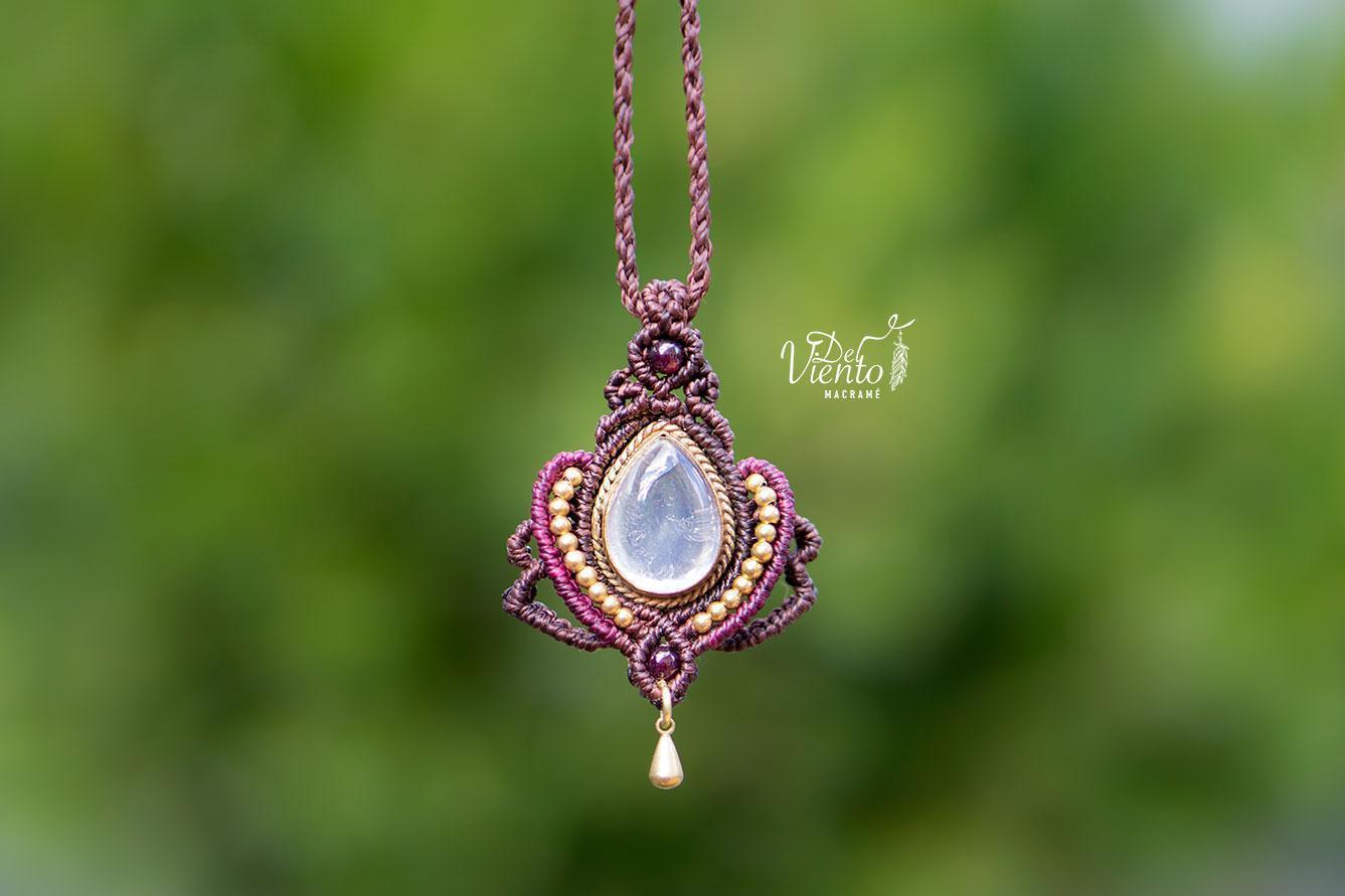 Reservada para Carmen | Collar de macramé Flor de loto con Cuarzo Rosa