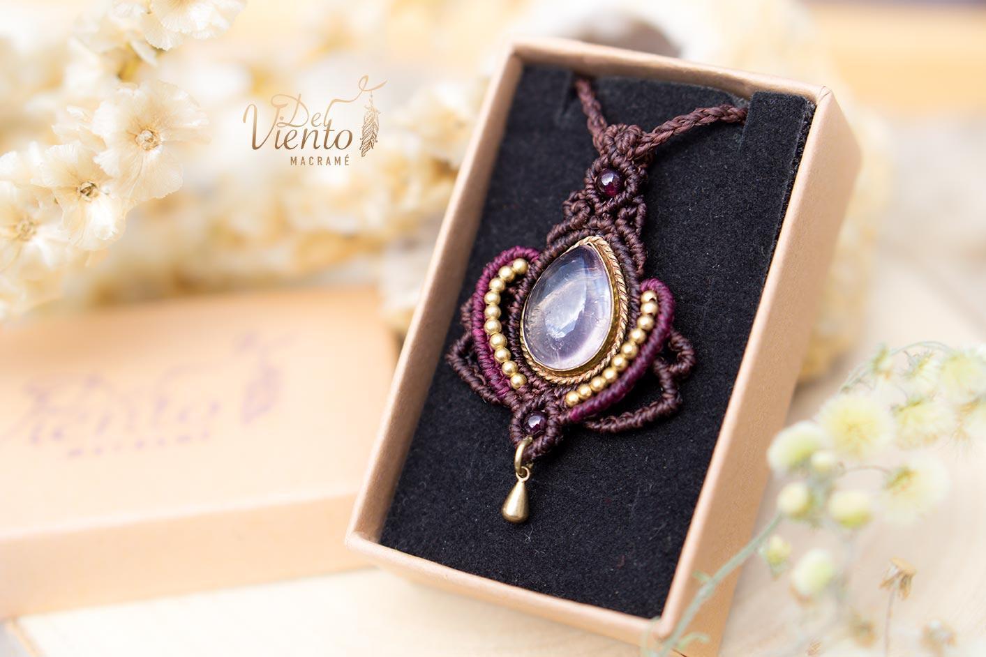 Reservada para Carmen | Collar de macramé Flor de loto con Cuarzo Rosa