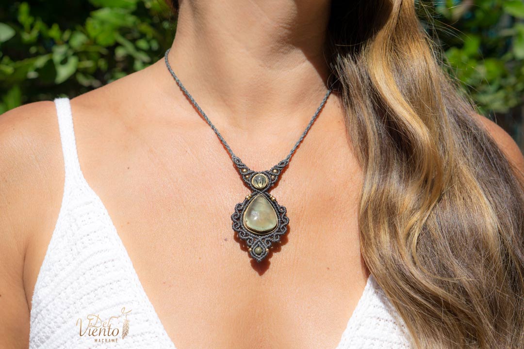 Collar GEA con Prehnita