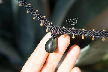Choker de macrame con Obsidiana Arcoiris