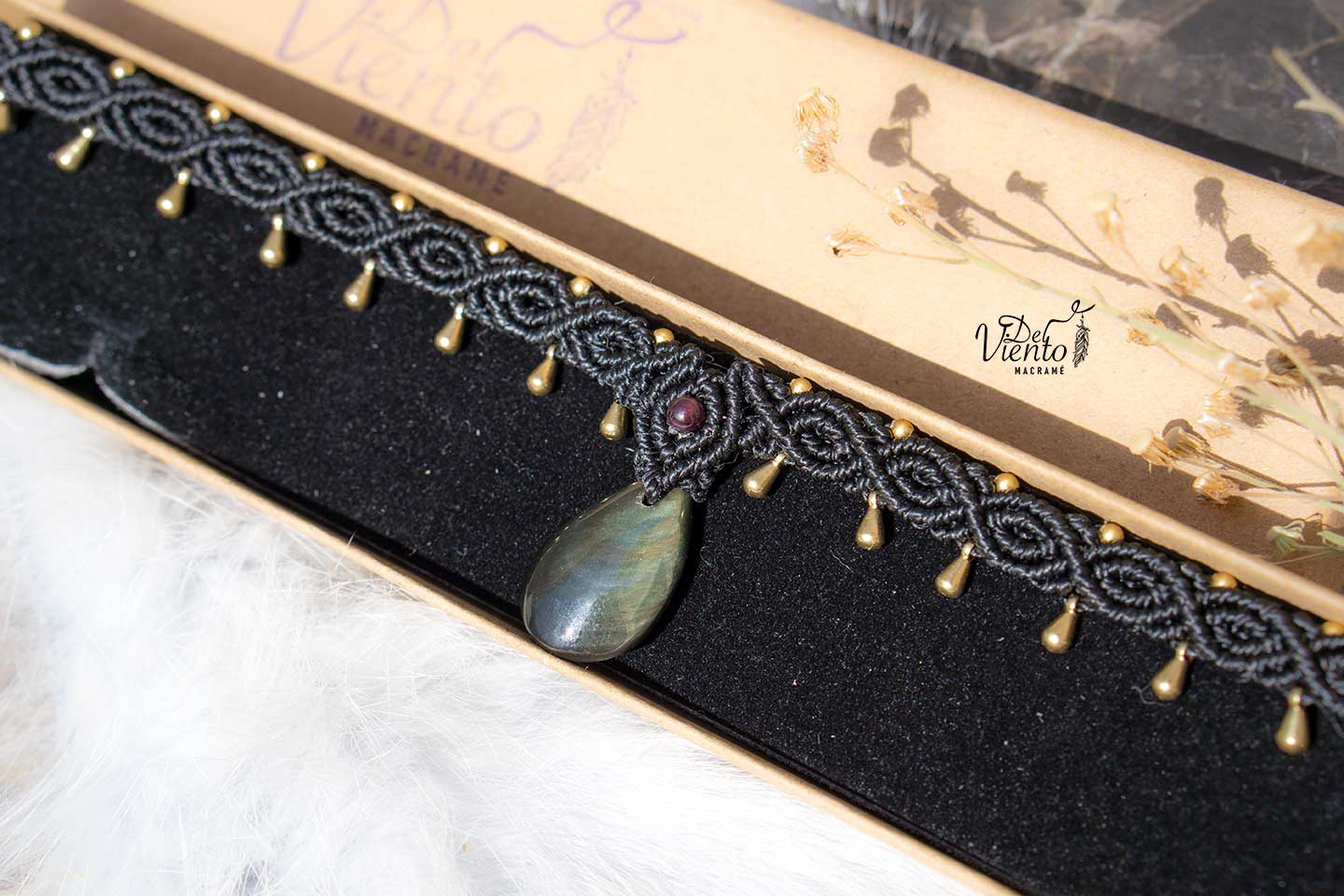 Choker de macrame con Obsidiana Arcoiris