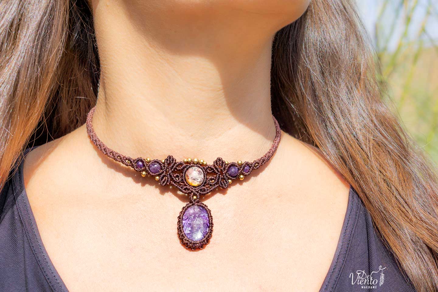 Collar gargantilla  de macrame con Ópalo de Fuego y Charoita