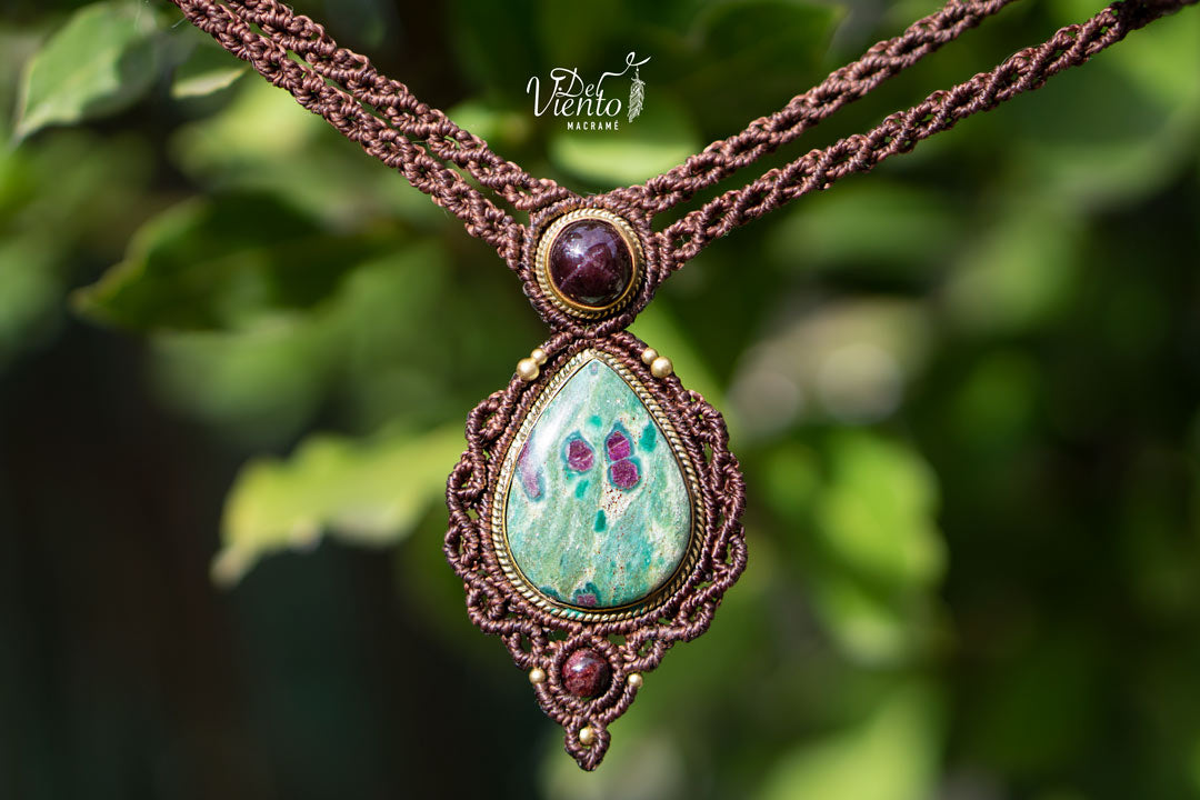 Collar GEA con Rubifucsita y Granate Estrella