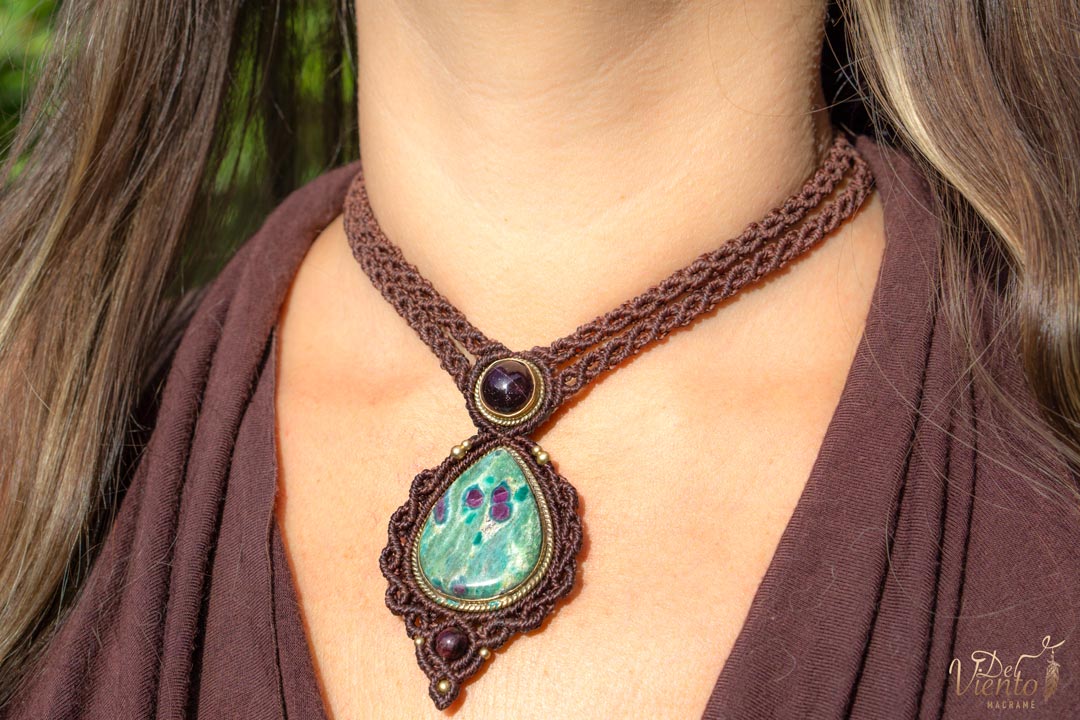 Collar GEA con Rubifucsita y Granate Estrella