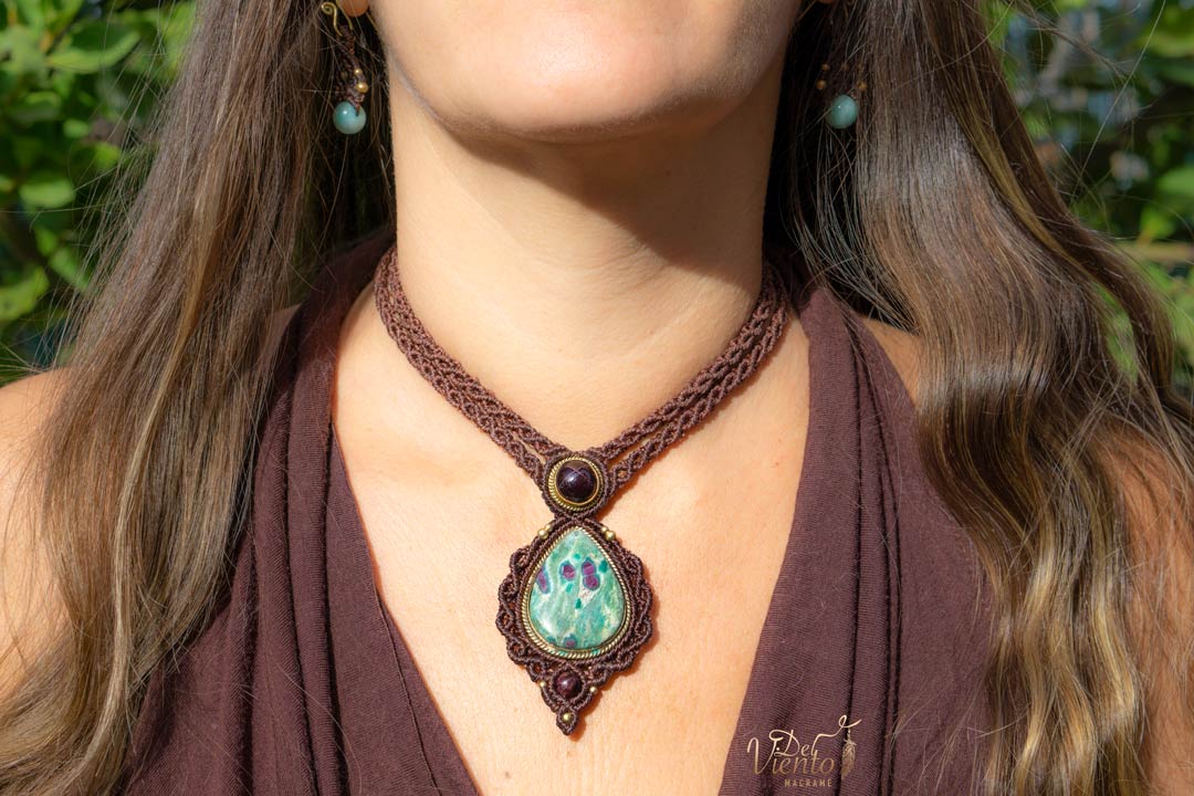 Collar GEA con Rubifucsita y Granate Estrella