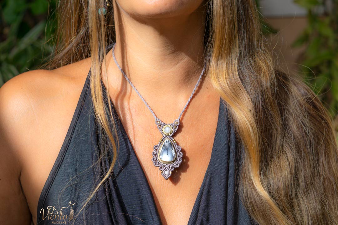 Colgante GEA con Piedra Luna & Ágata dendrítica