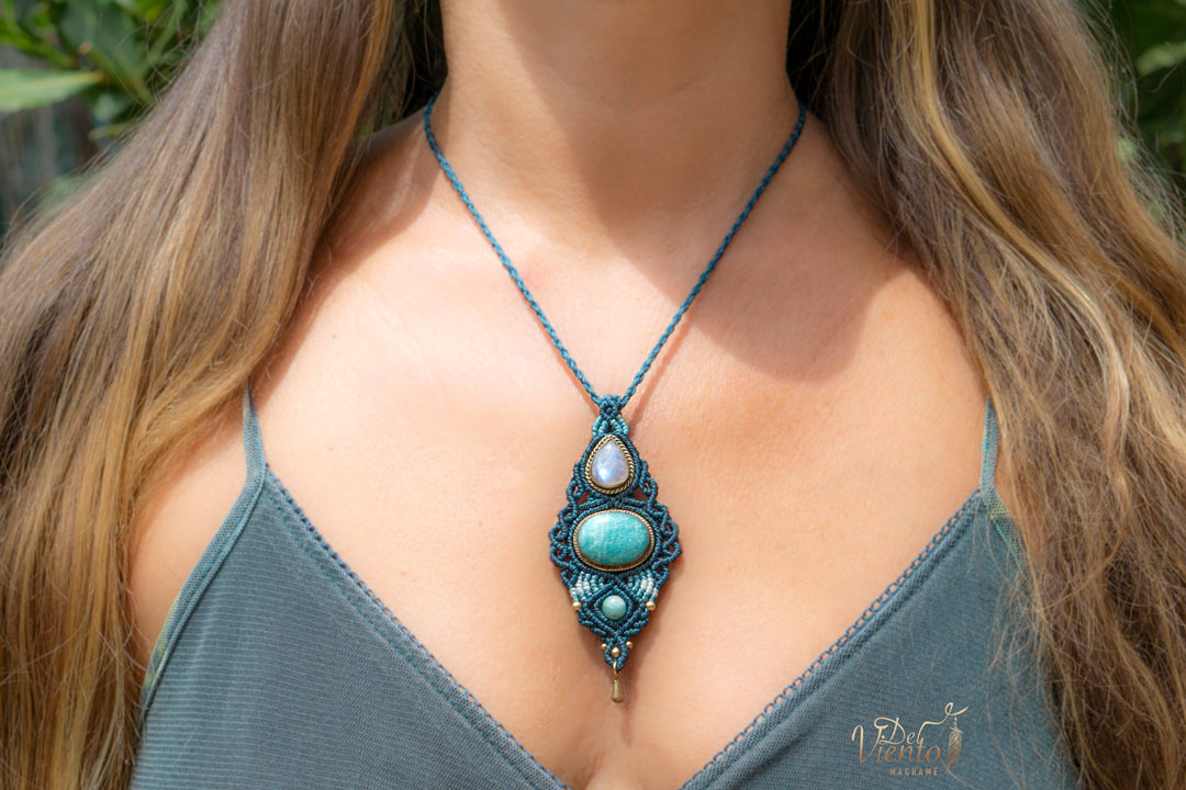 Colgante HYPATIA con Amazonita y Piedra Luna