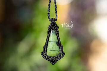 Collar con Jade nefrita