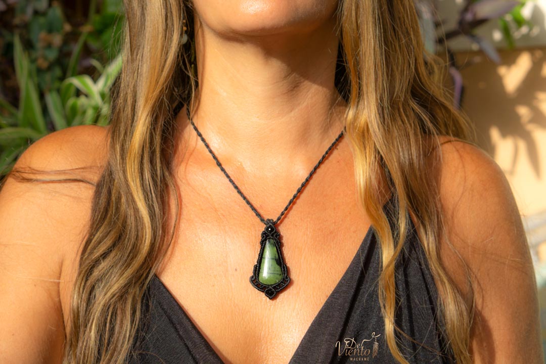 Collar con Jade nefrita