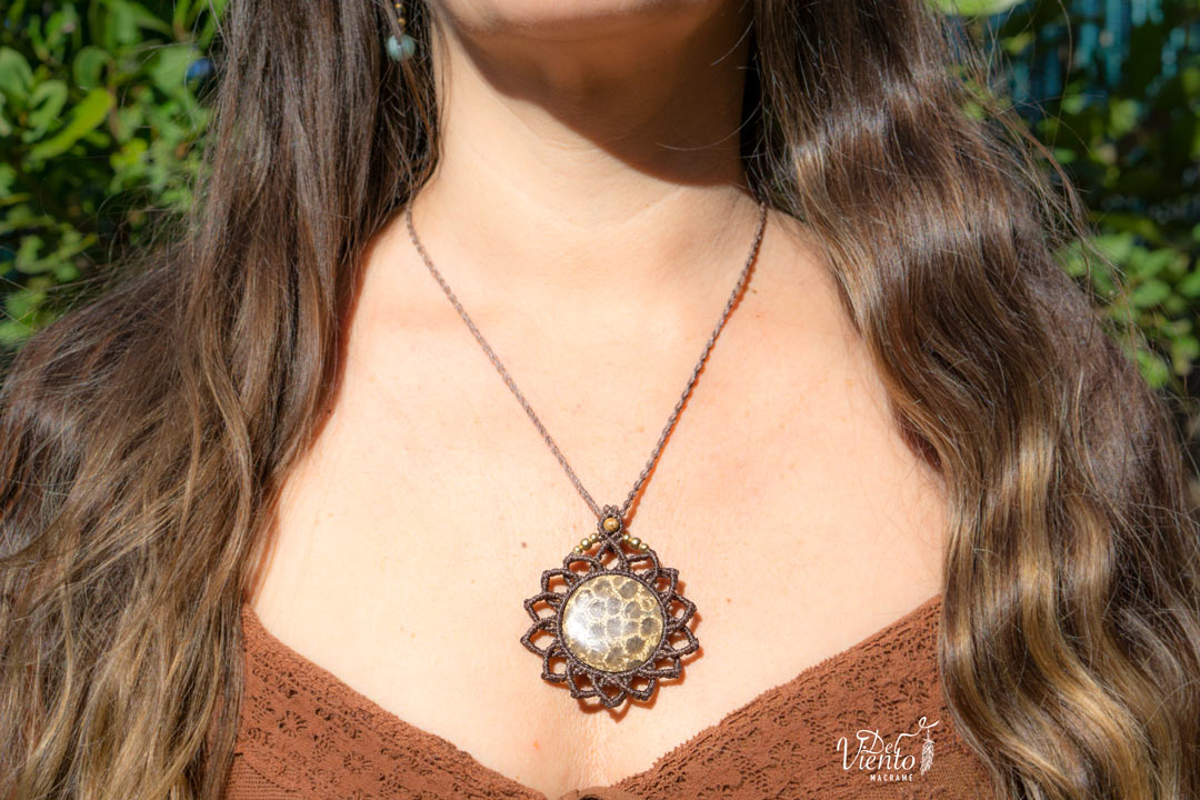 Mandala SUKHA con Fósil de Coral