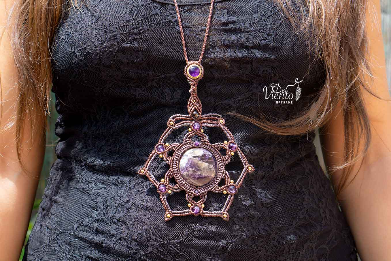 Collar de macrame Mandala con Amatista