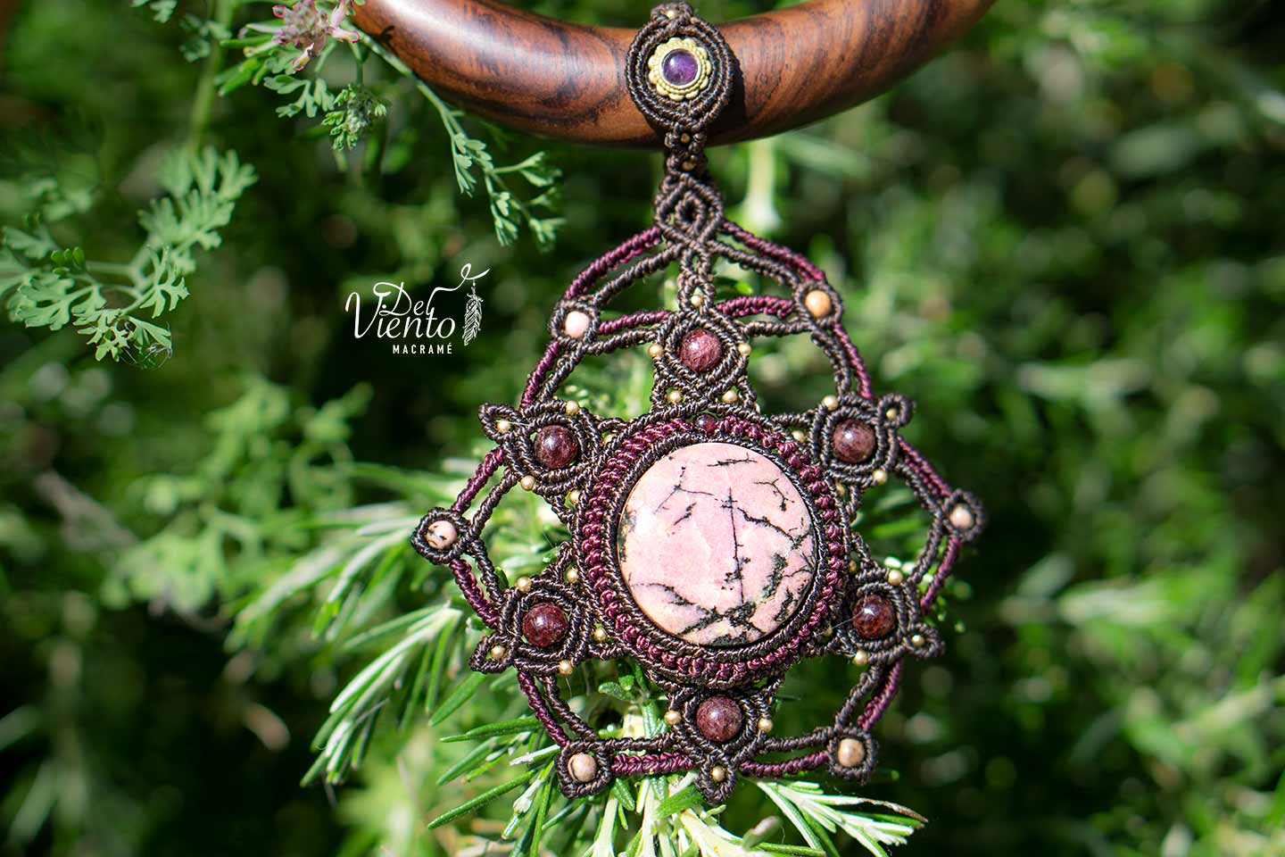 RESERVADO Iris | Collar Mandala de macramé con Rodonita, Granates y Amatista