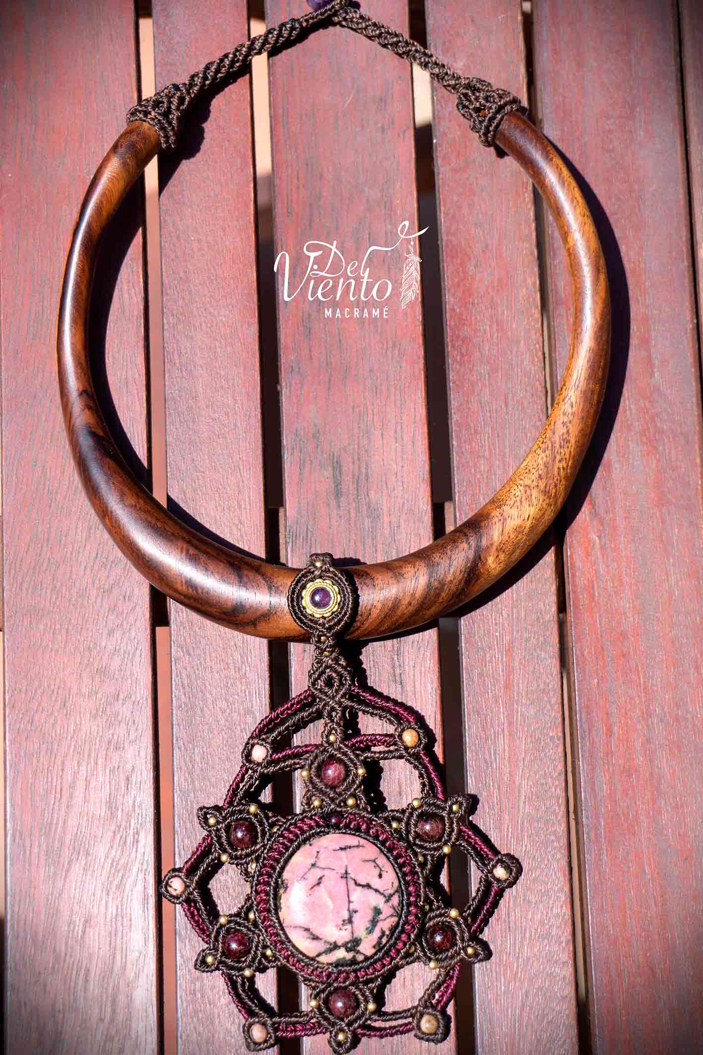 RESERVADO Iris | Collar Mandala de macramé con Rodonita, Granates y Amatista