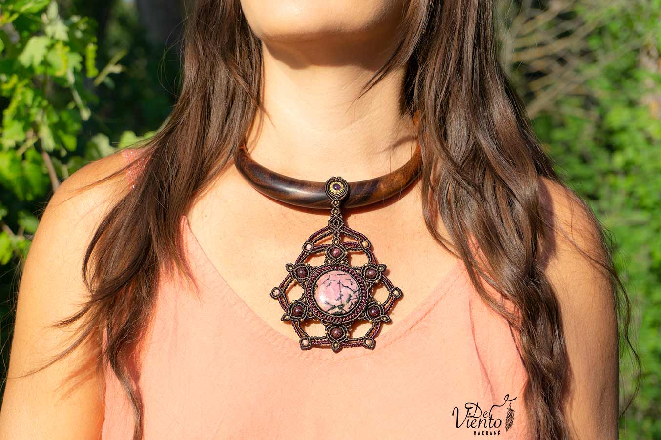 RESERVADO Iris | Collar Mandala de macramé con Rodonita, Granates y Amatista