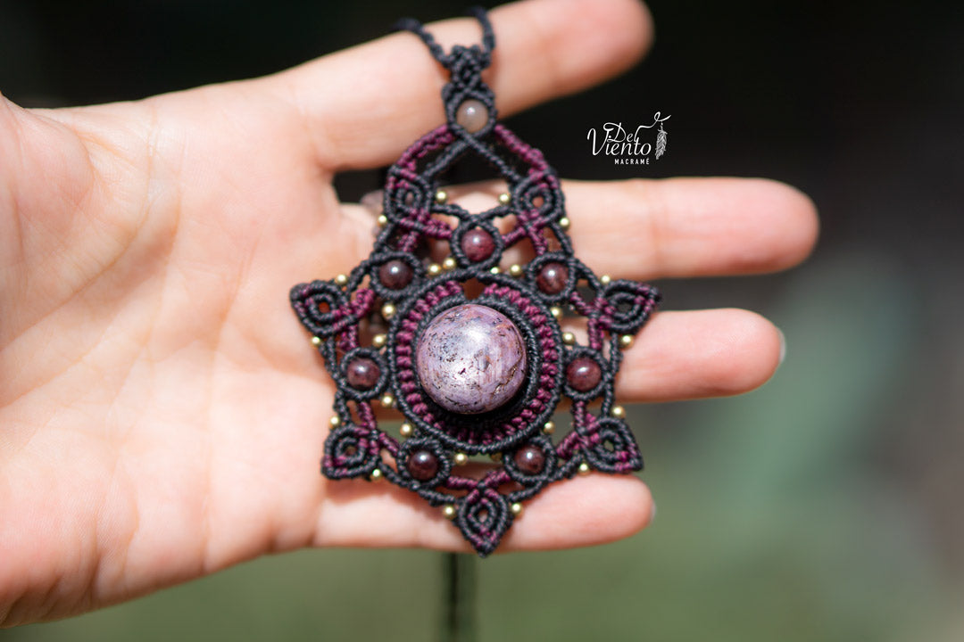 Mandala con Rubí estrella