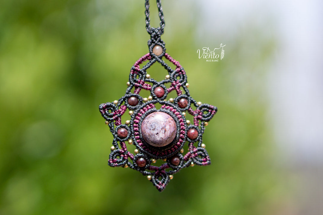 Mandala con Rubí estrella