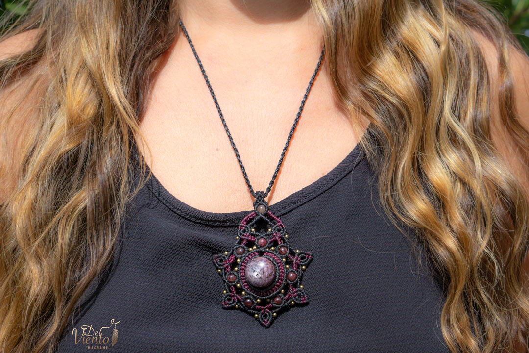 Mandala con Rubí estrella