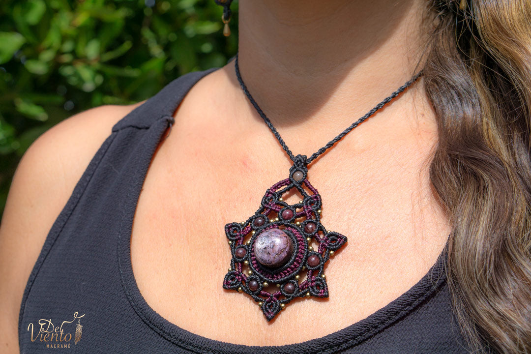 Mandala con Rubí estrella