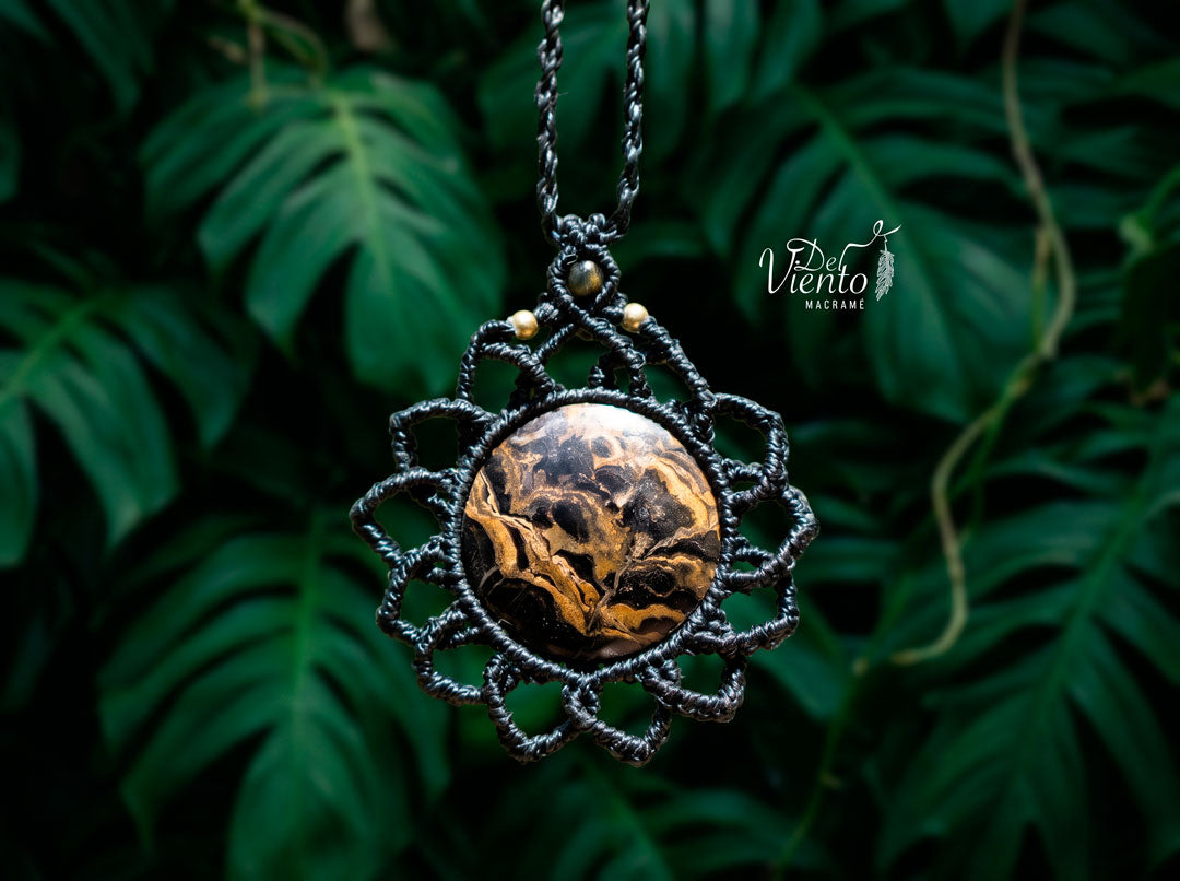 Mandala SUKHA con Estramatolita fósil