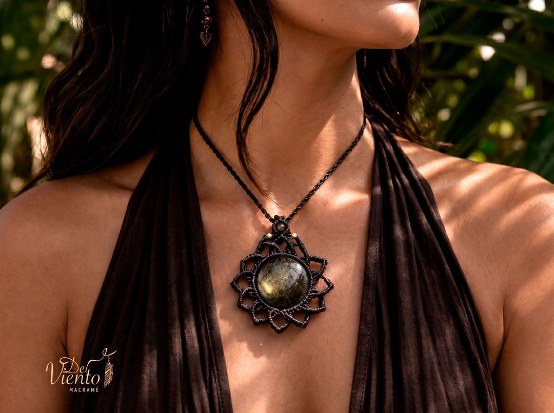 Mandala de macramé SUKHA con Obsidiana Dorada
