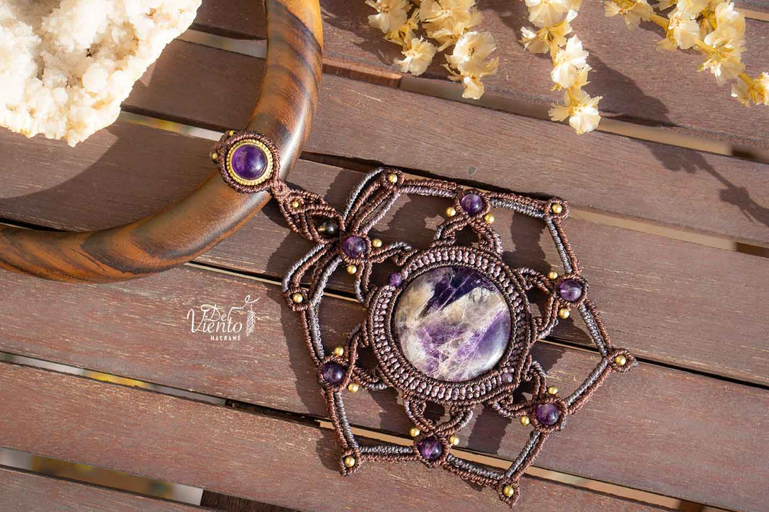 Collar de macrame Mandala con Amatista
