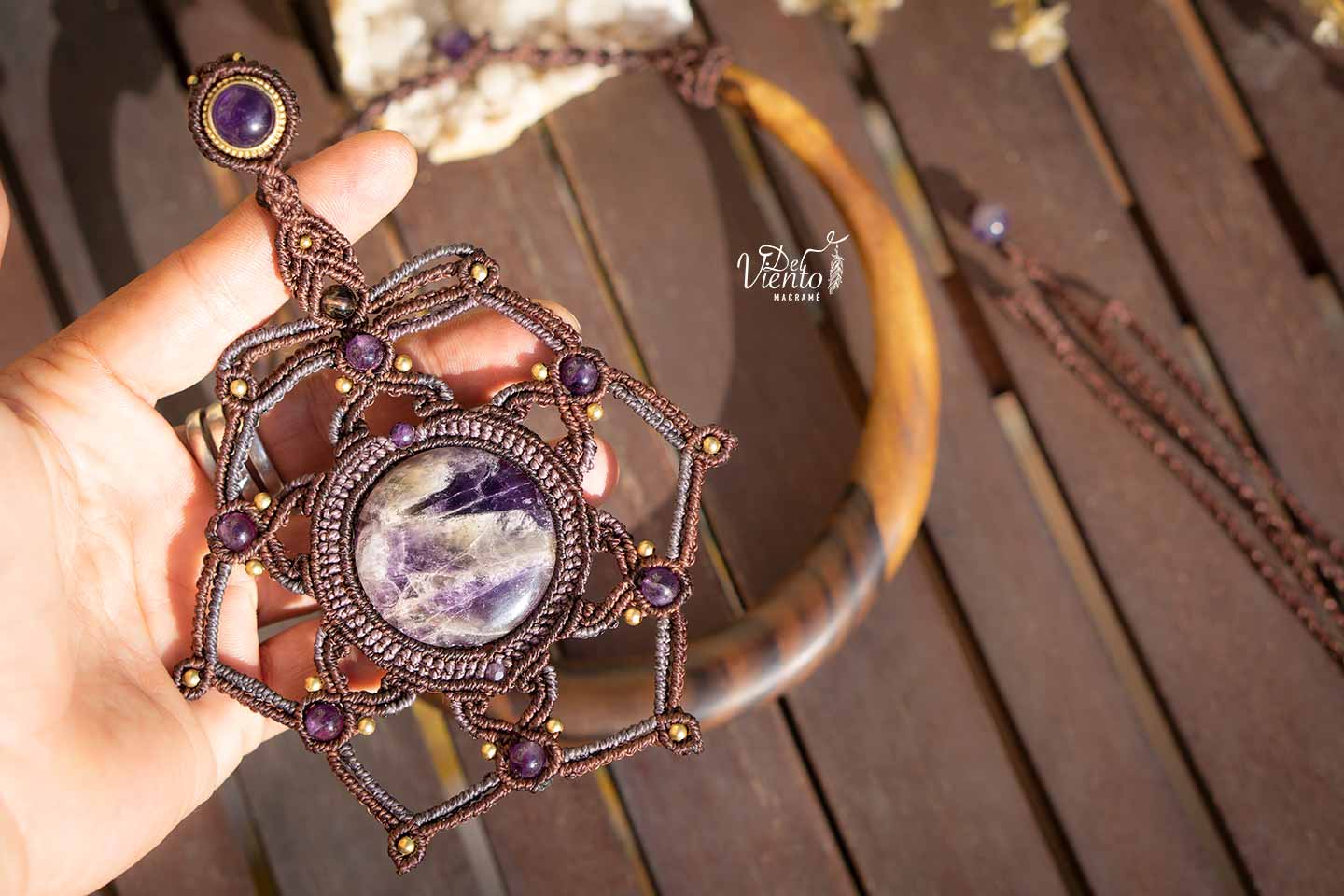 Collar de macrame Mandala con Amatista