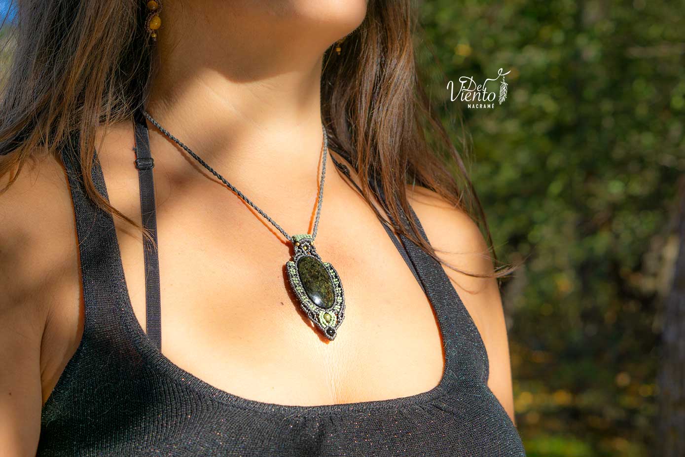 "Reservado para Carmen" Collar de macrame con Obsidiana Manto Huichol