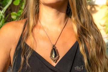 Colgante con Obsidiana Dorada