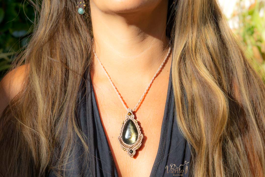 Colgante con Obsidiana Dorada