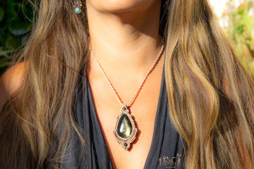 Colgante con Obsidiana Dorada