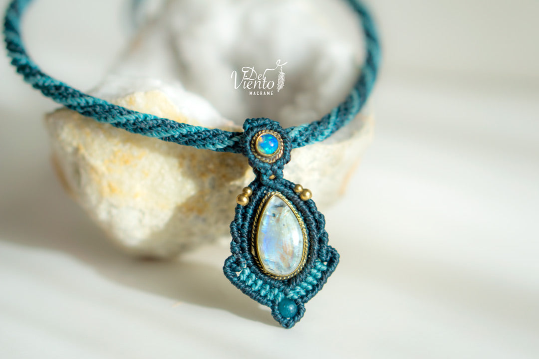 Collar ITAKA con Ópalo y Piedra Luna