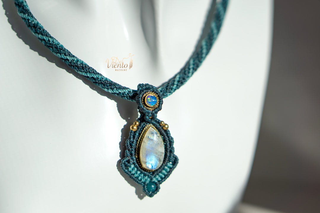 Collar ITAKA con Ópalo y Piedra Luna