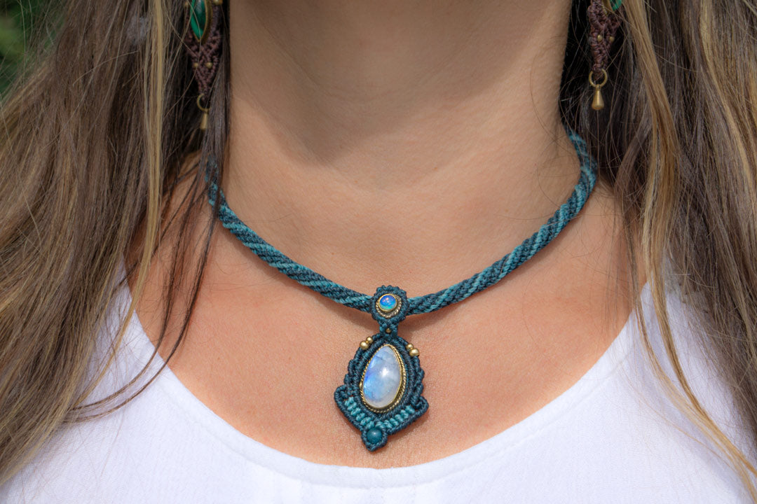 Collar ITAKA con Ópalo y Piedra Luna