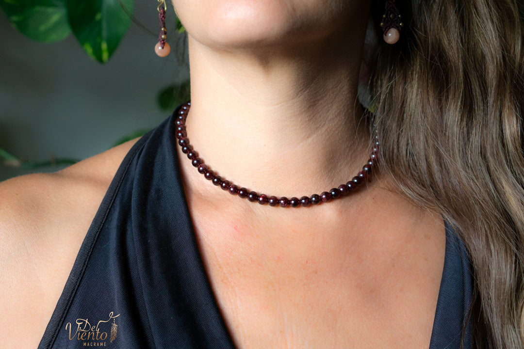 Collar de GRANATE Origen