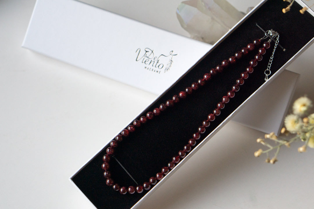Collar de GRANATE Origen