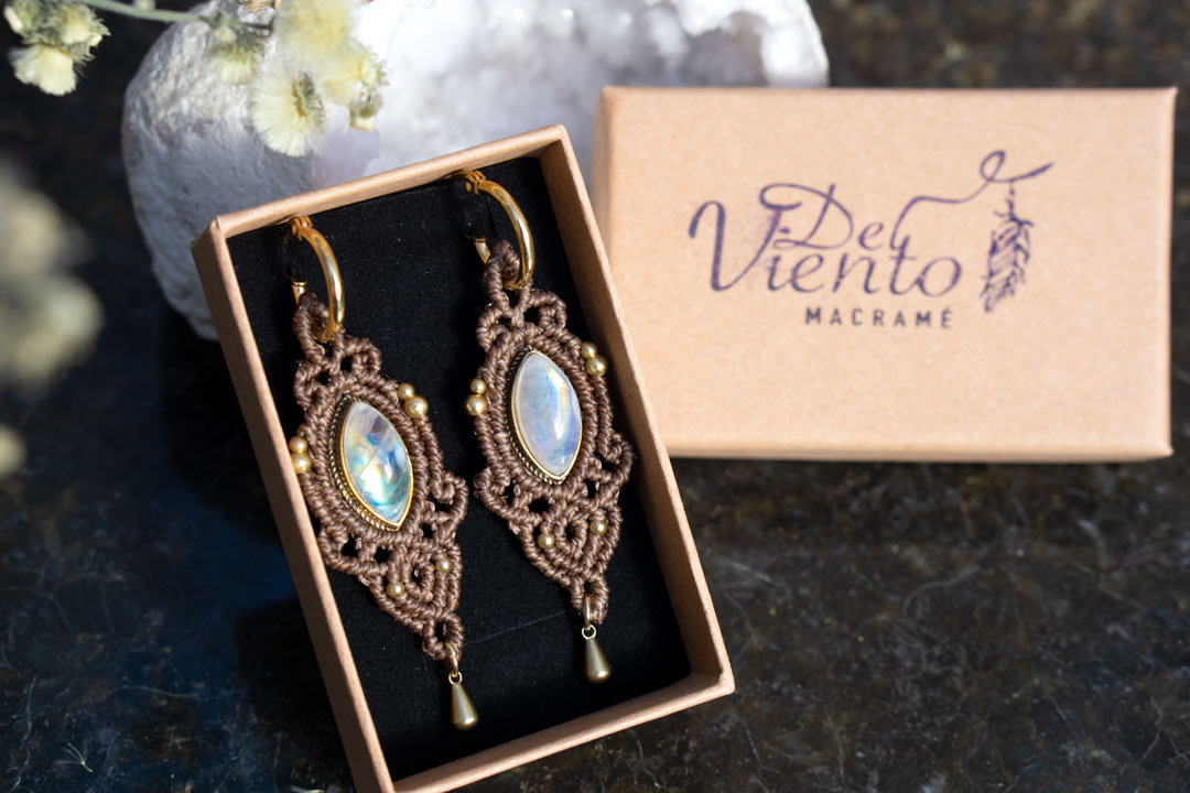 Pendientes Vesta con Piedra Luna Arcoiris
