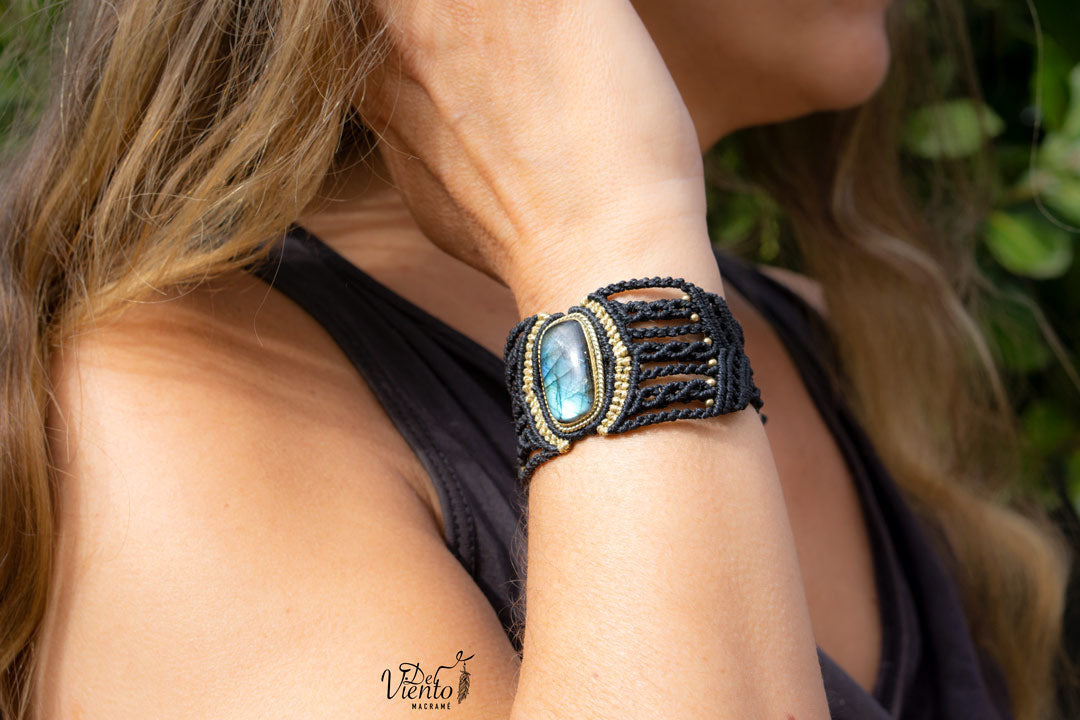 Pulsera de macramé con Labradorita
