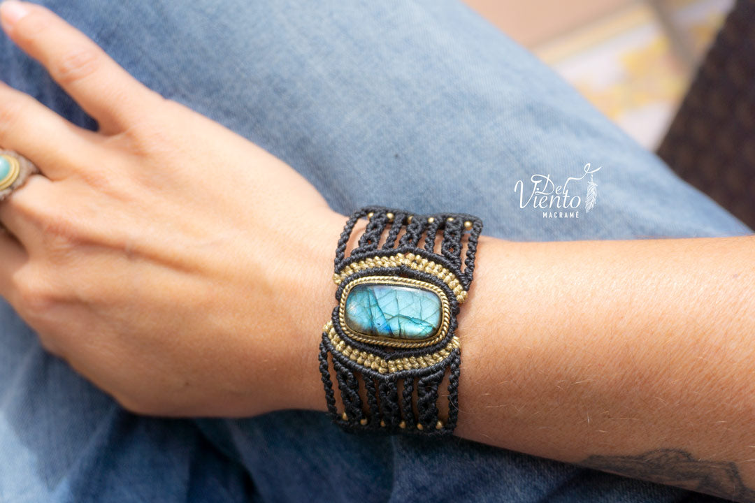 Pulsera de macramé con Labradorita