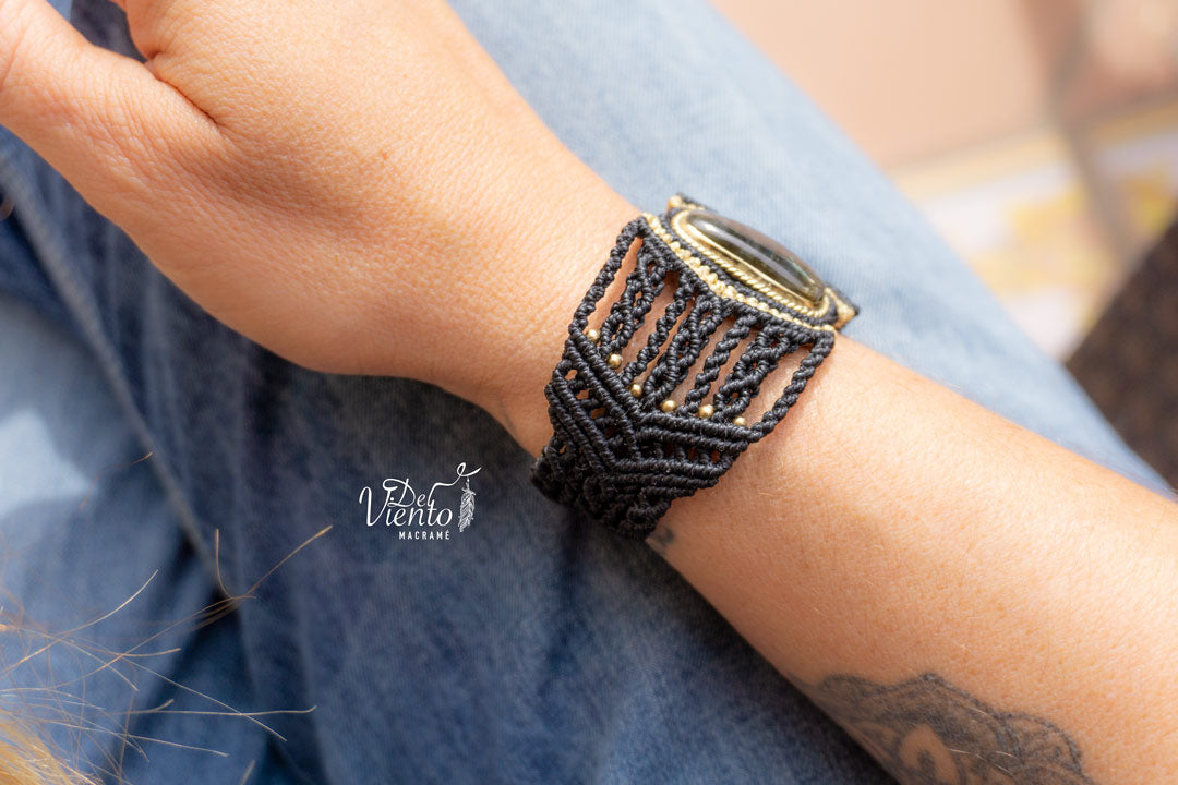 Pulsera de macramé con Labradorita