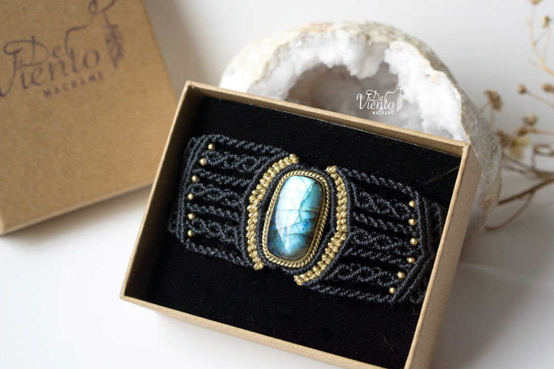 Pulsera de macramé con Labradorita