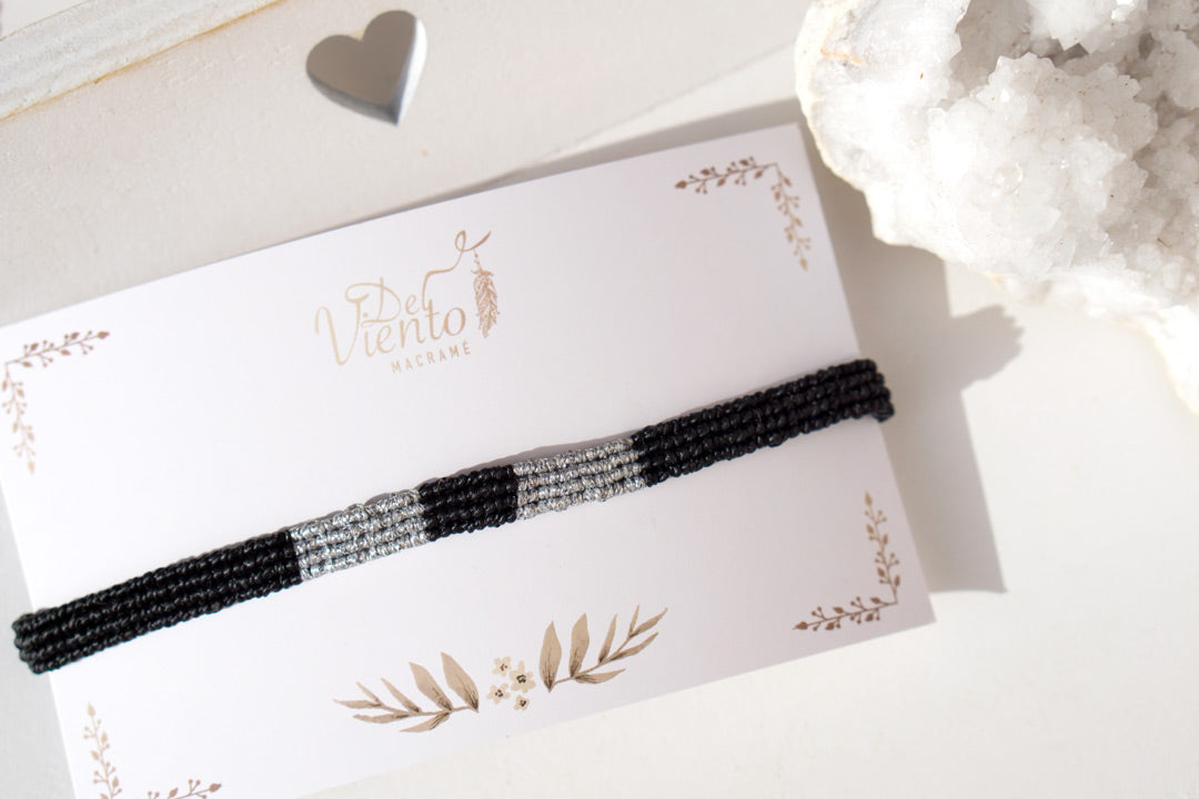 Pulseras de macrame elegante Negra y dorada o plateada