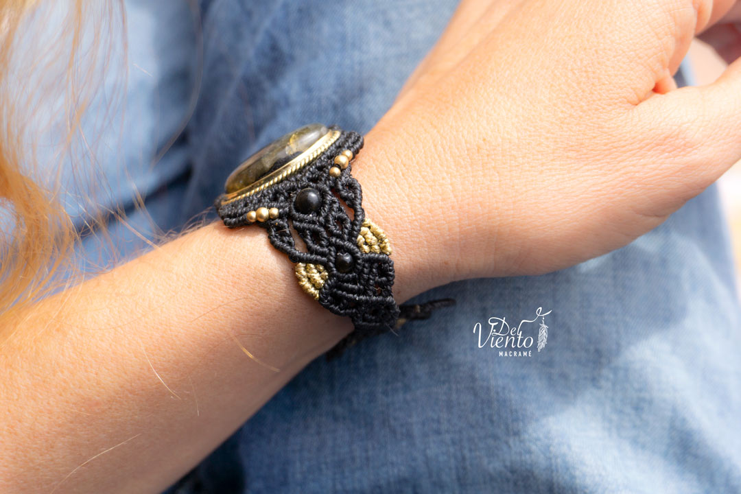 Pulsera de macramé con Labradorita