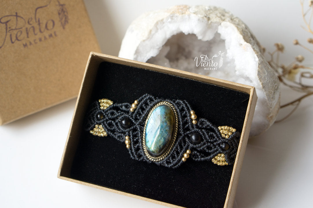 Pulsera de macramé con Labradorita