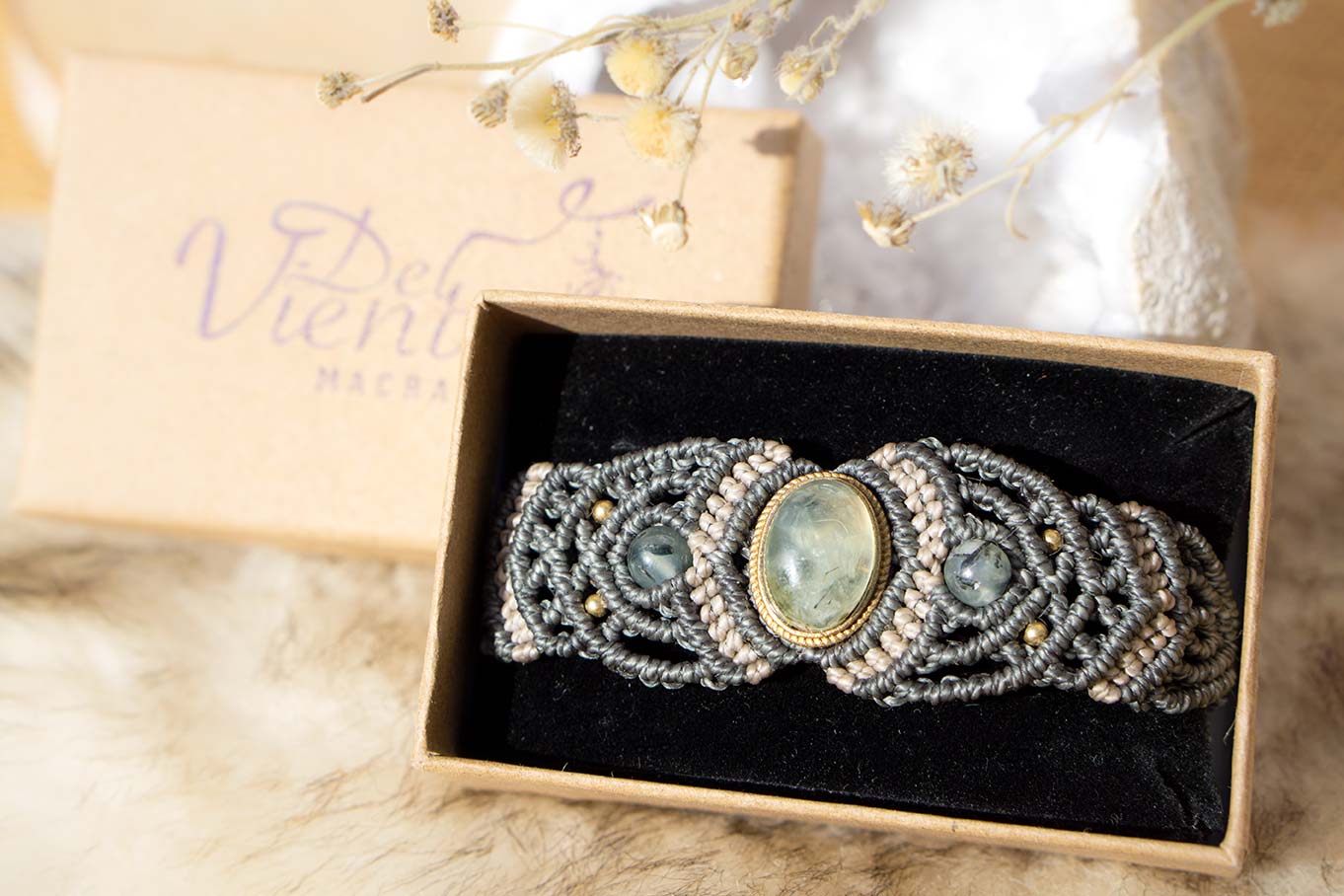 Pulsera con Prehnita y Turmalina