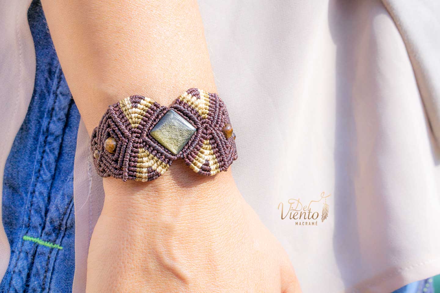 Pulsera de macramé marrón con Obsidiana dorada
