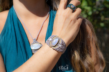 Pulsera con Piedra Luna