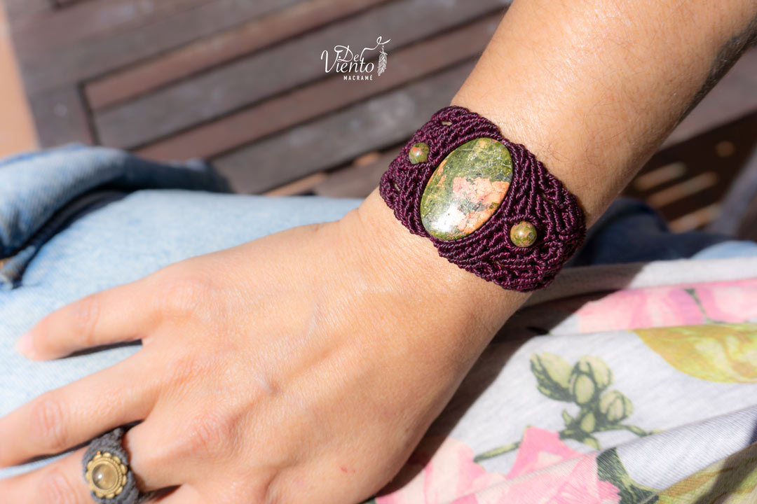 Pulsera con Unakita