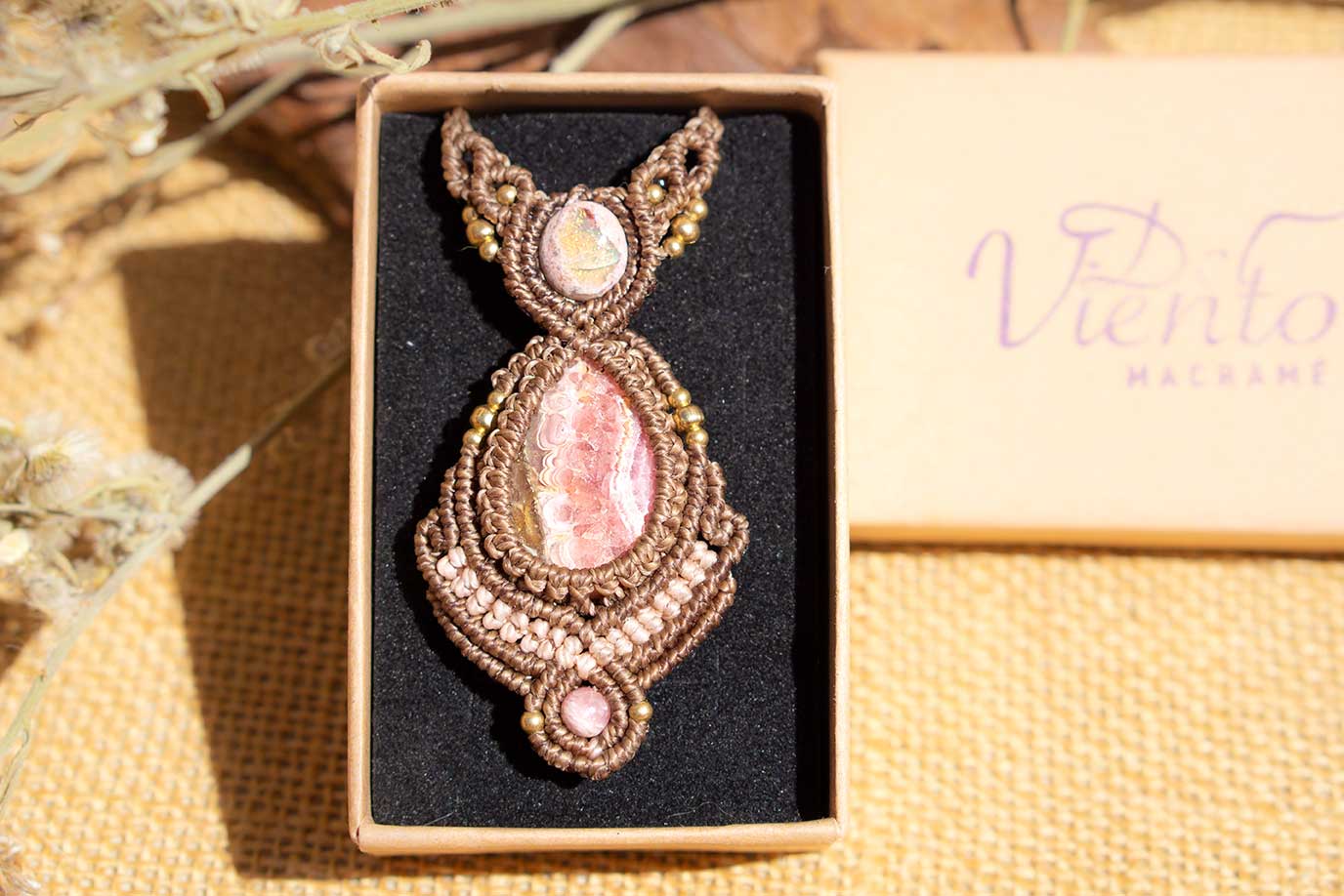 "De Mariona" Collar de macrame con Ópalo de Fuego y Rodocrosita