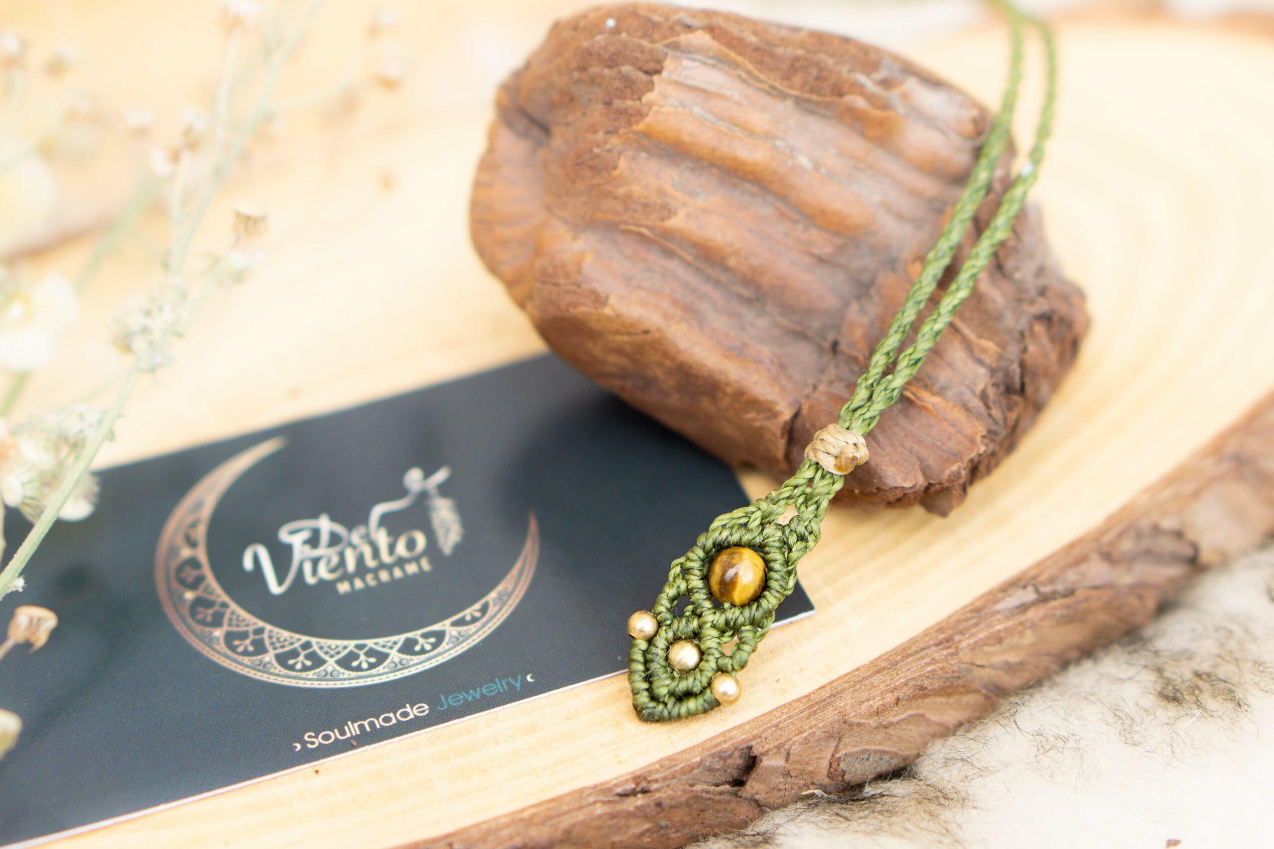(Reservado Elleen) Tiara de macrame y pendientes con Ojo de Tigre
